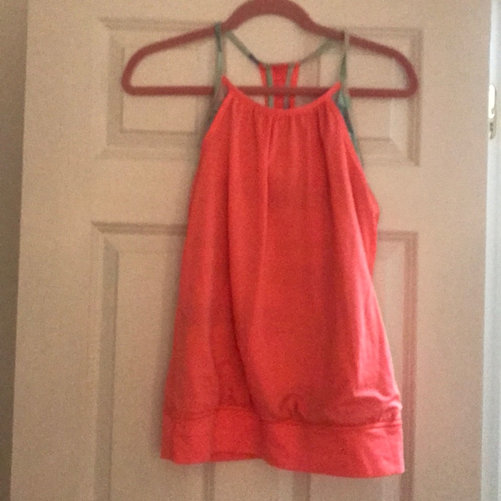 Ivivia Tank-top in GREAT condition